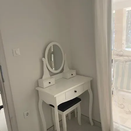 Hotel Bucanje, Nerezine