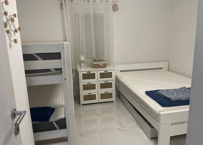 Hotel Bucanje, Nerezine